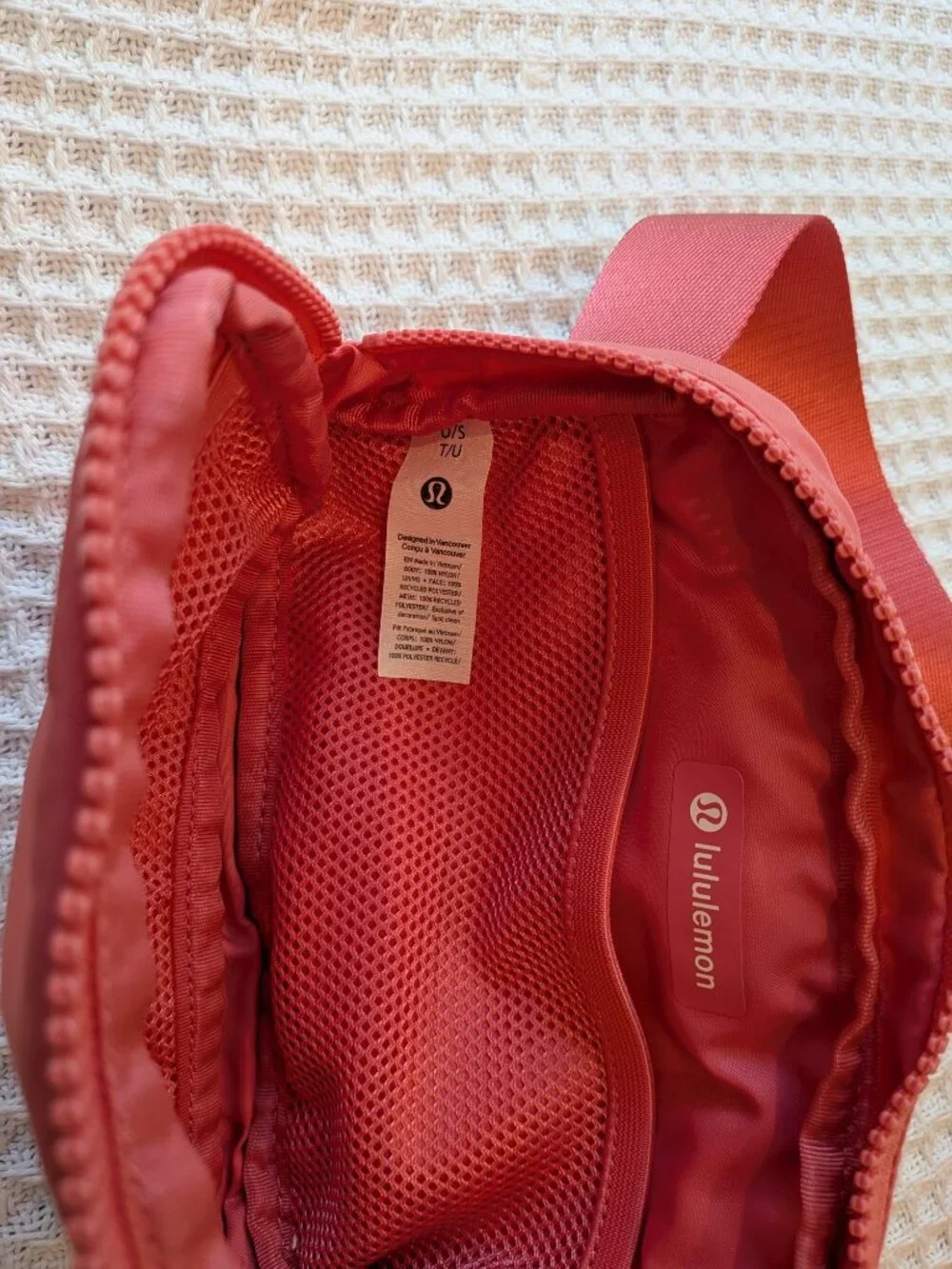 LULULEMON Everywhere Belt Bag - Coral color - Like New